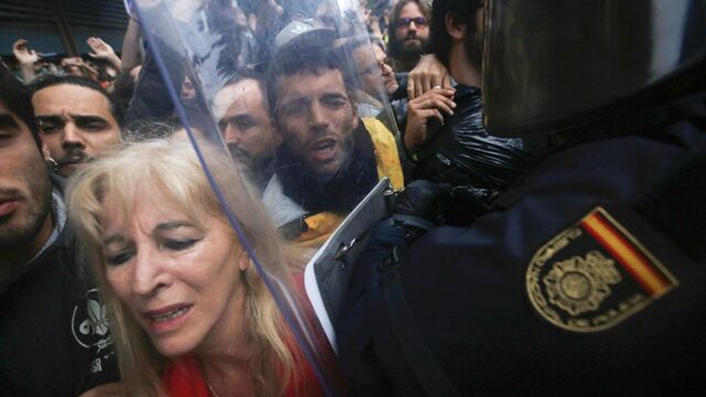 В Каталонии в столкновениях с полицией пострадали 337 человек