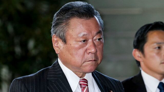 Японский министр извинился за трехминутное опоздание на встречу с парламентариями