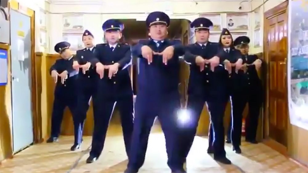 В Якутии полицейские сняли клип со своими танцами