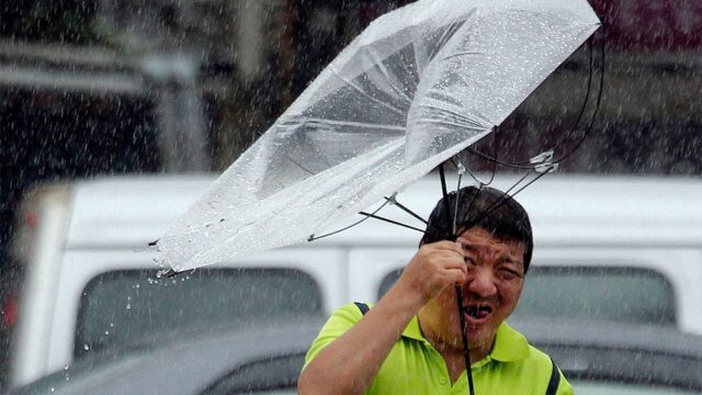 На востоке Китая объявили наивысший уровень опасности из-за тайфуна ﻿«Лекима»