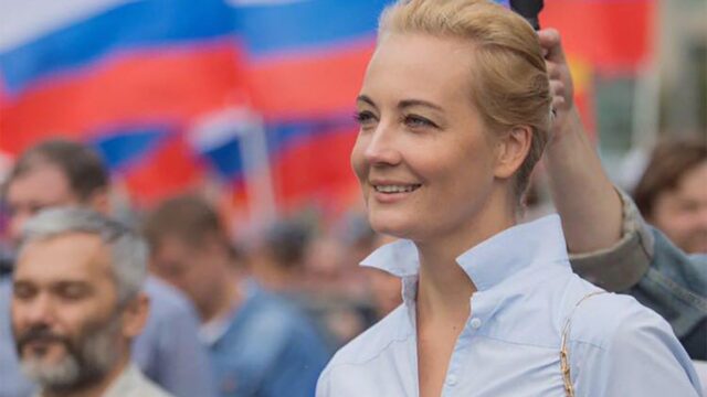 «Она не строит из себя жертву». Как Юлия Навальная изменилась из-за срока Алексея
