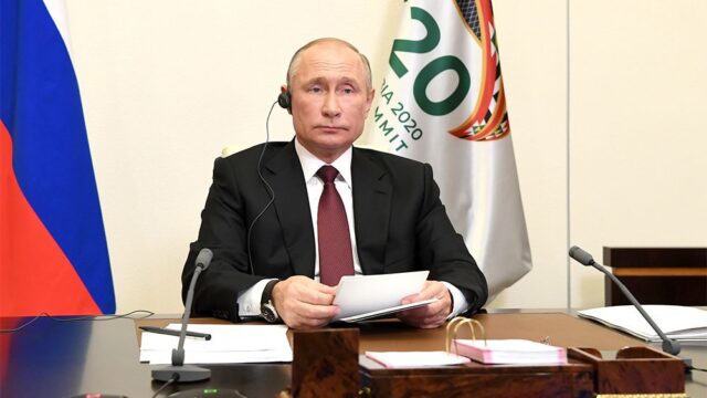«Искусственный интеллект не может стать президентом, во всяком случае пока»:  как менялось отношение Путина к ИИ