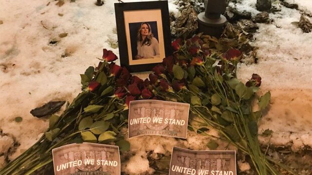 В Миннеаполисе от здания полиции убрали «мемориал» женщине, убитой патрульным