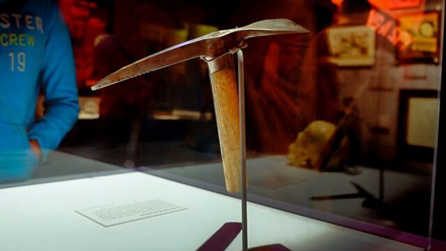 В вашингтонском музее выставят ледоруб, которым убили Троцкого