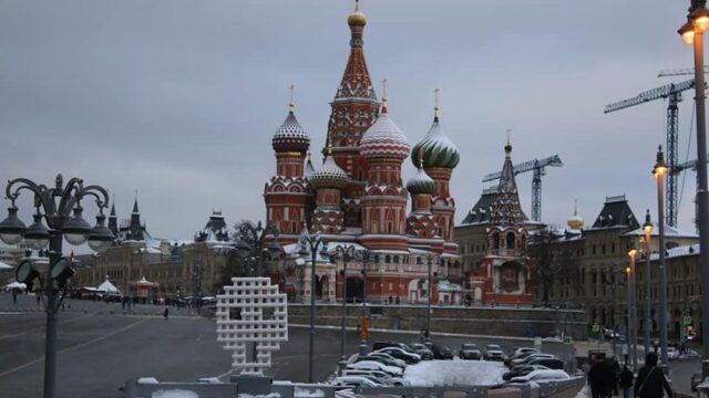 В Москве на месте убийства Бориса Немцова художник установил работу «Крик»