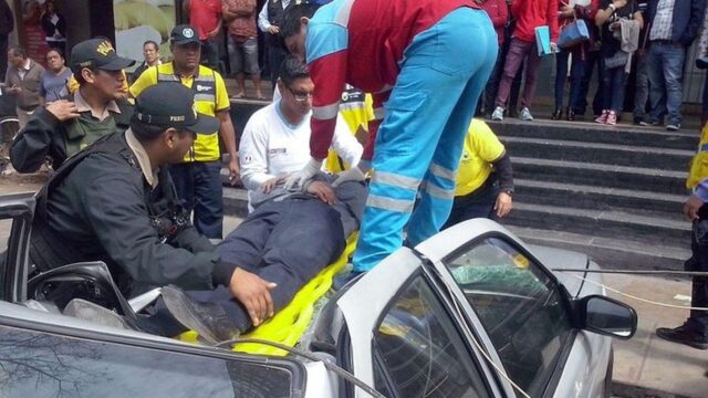 Перуанец выжил после падения с 18 этажа. Его спас автомобиль