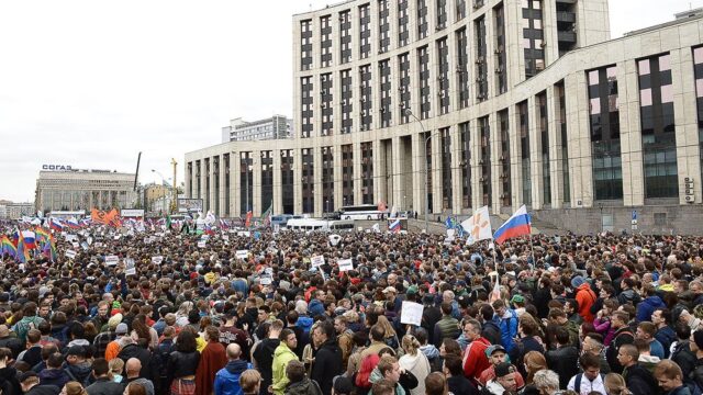 В Москве прошла согласованная акция за честные выборы: фоторепортаж