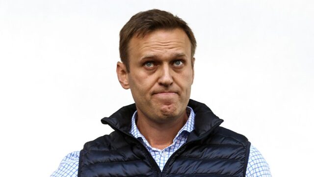 Суд в Москве на год продлил Алексею Навальному испытательный срок по делу «Кировлеса»