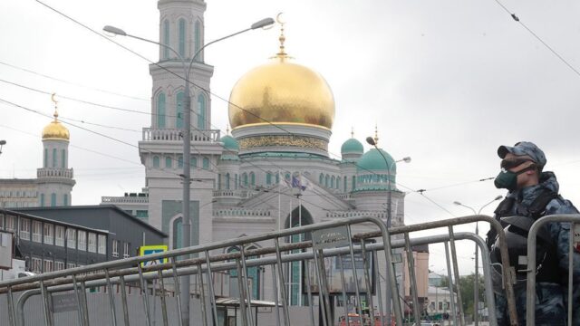 Уголовное дело возбудили после откровенной фотосессии у Московской соборной мечети