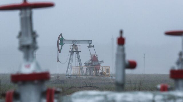 Крупнейший в мире нефтетрейдер намерен к концу года прекратить торговлю российской нефтью