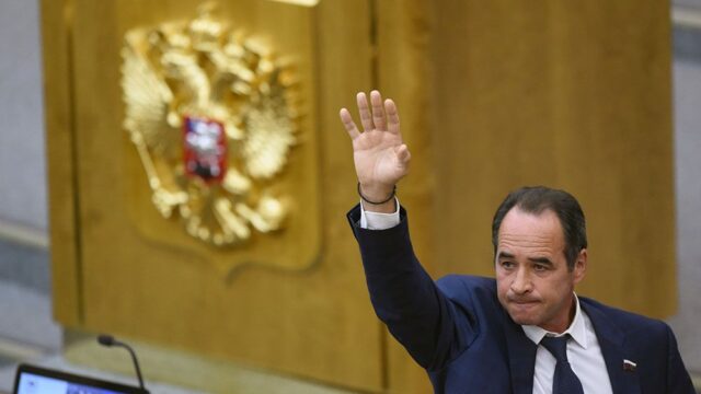 «Единая Россия» рекомендовала депутам Госдумы и членам Совфеда отказаться от пенсионных льгот