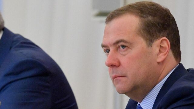 Медведев предложил миру избавиться от «вакцинного национализма»