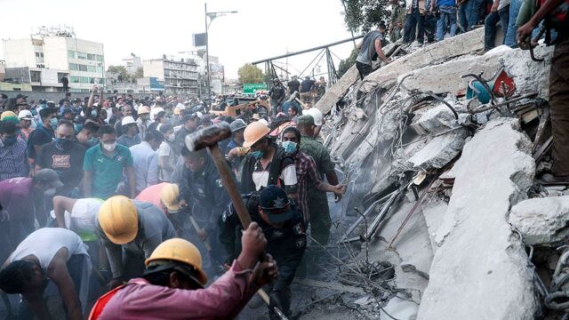 Число жертв землетрясения в Мексике превысило 290 человек