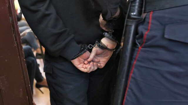 В Москве задержали двоих офицеров управления ФСБ по борьбе с терроризмом по подозрению в мошенничестве