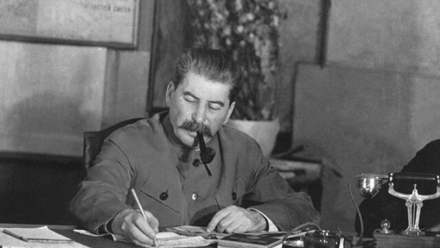 Кравчук рассказал о встрече Сталина и Гитлера. Эту гипотезу, правда, обсуждают уже 40 лет