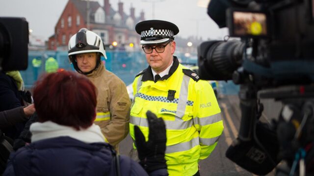 Британская полиция задержала трех подозреваемых после взрыва в Лестере
