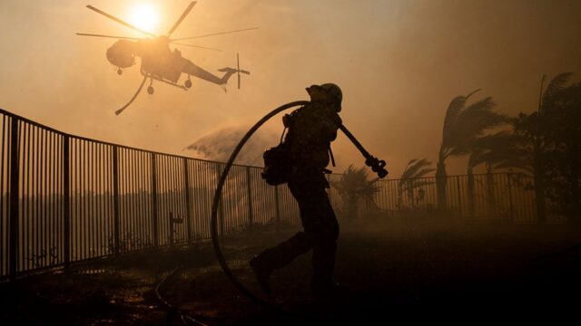 В Калифорнии почти 100 тысяч человек эвакуировали из-за природного пожара