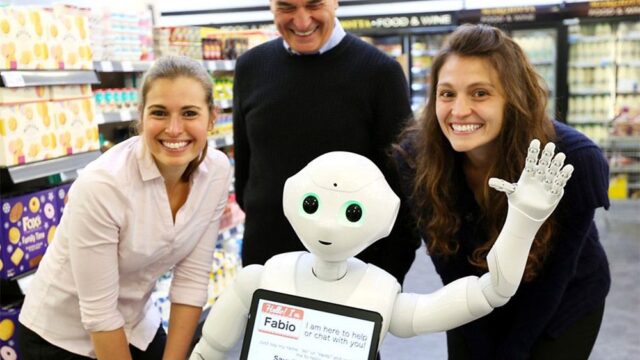 В Шотландии робота «уволили» после недели работы в супермаркете