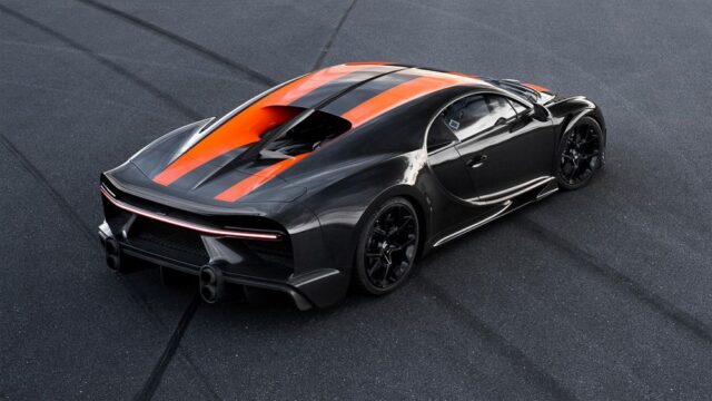 Bugatti установила мировой рекорд, разогнав машину до скорости, на которой можно за секунду «пролететь» футбольное поле
