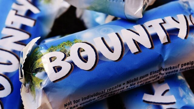 Производитель Bounty предупредил об ограничении поставок батончиков