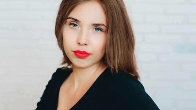 Журналистка Дарья Комарова рассказала о домогательствах Станислава Говорухина