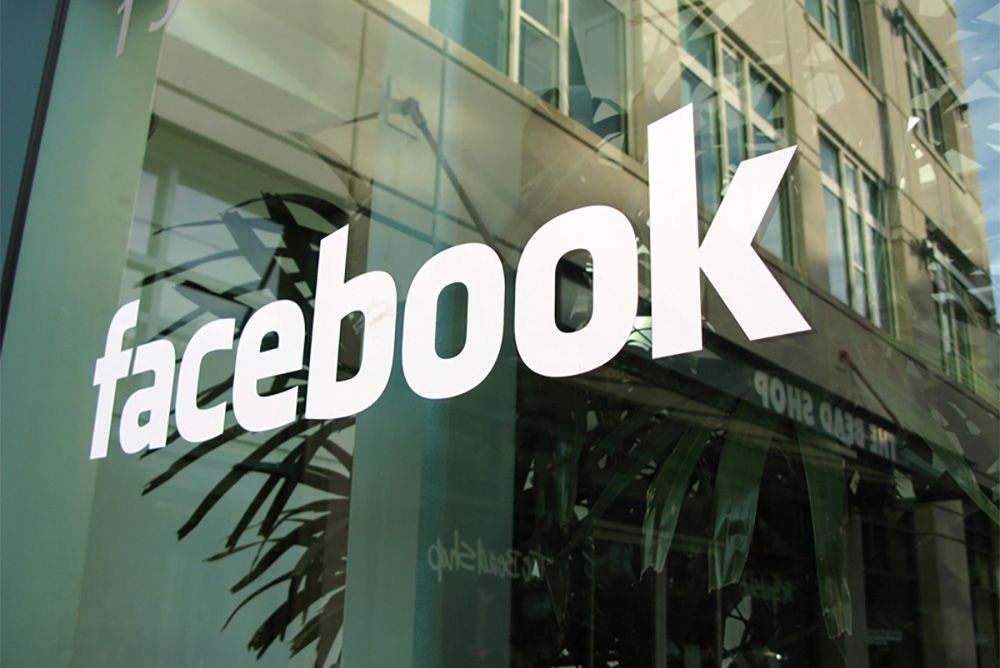Facebook и Instagram удалили больше 500 страниц, «связанных с Россией»