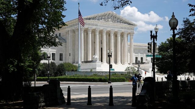 Верховный суд США признал право штатов наказывать нелояльных выборщиков