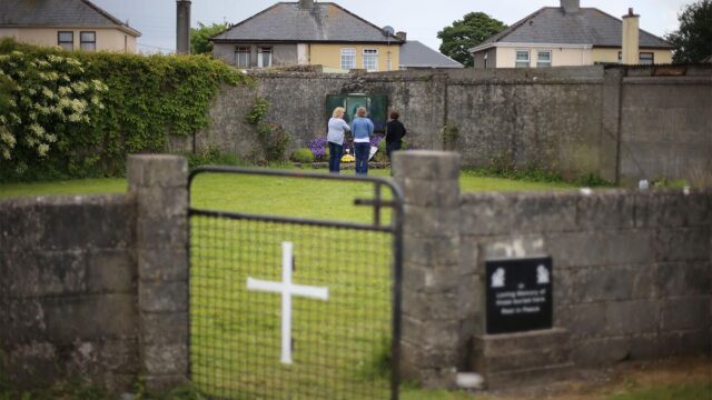 Ирландия извинится за смерть тысяч детей в приютах для матерей-одиночек