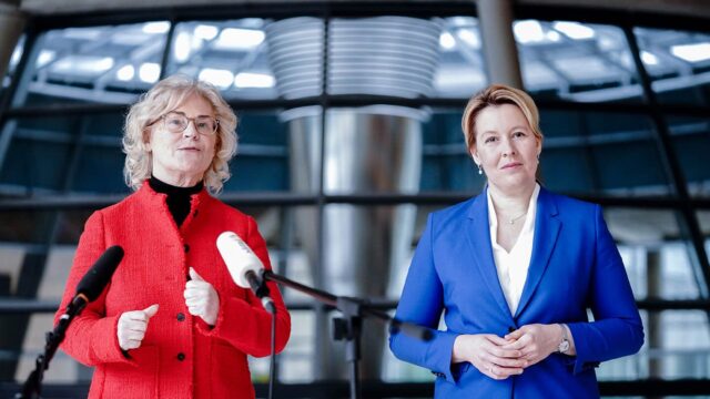 Правительство Германии одобрило законопроект о гендерной квоте в руководстве компаний