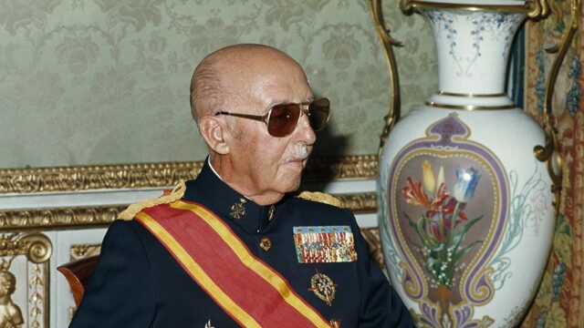 Верховный суд Испании приостановил перезахоронение останков диктатора Франко