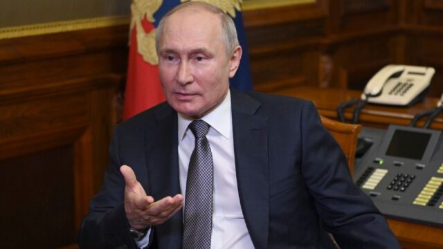 Владимир Путин объяснил, зачем написал статью об Украине