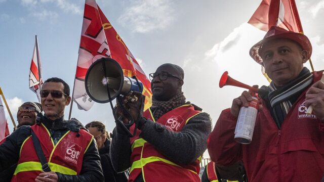 Девять профсоюзов устроили общенациональную забастовку во Франции. Она затронула школы и больницы
