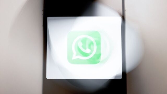 Сооснователь WhatsApp уволится из-за разногласий с Facebook