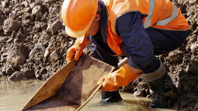 WWF: золотодобывающие компании загрязнили минимум 2,6 тысячи км рек в России