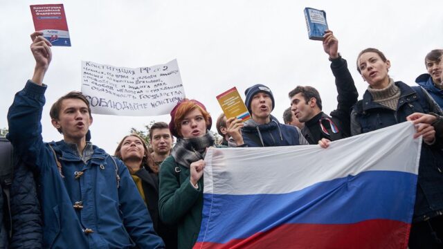 По всей России прошли акции в поддержку Навального. Задержали больше 260 человек