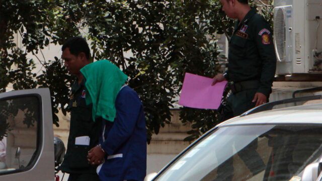 Камбоджийский доктор, заразивший ВИЧ больше 100 пациентов, попросил суд о снисхождении