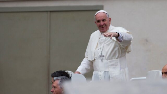Папа Римский передал итальянским заключенным 15 тысяч порций мороженого