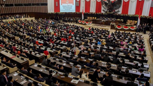 В Индонезии парламент одобрил поправки, которые ужесточают антитеррористический закон