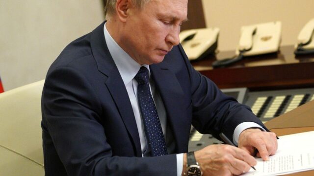 Путин продлил себе сроки и другие новые указы президента