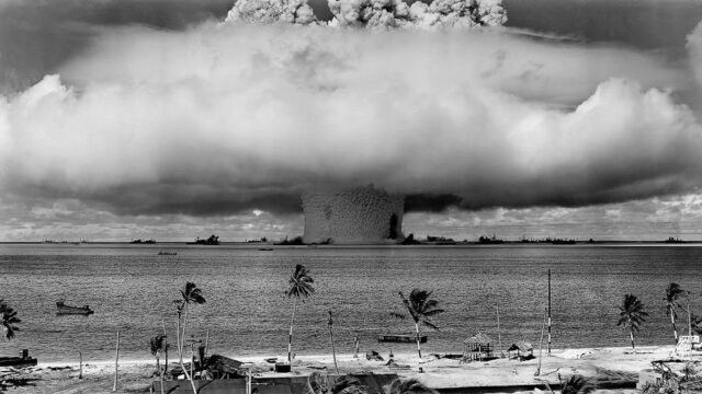 Исследование: острова в Тихом океане, где США проводили ядерные испытания, радиоактивнее Чернобыля