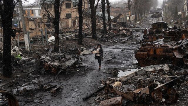 СМИ сообщили о незахороненных телах в украинском городе, который покинули российские войска
