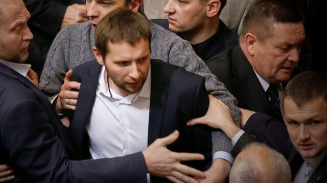 Суд в России заочно арестовал четырех украинцев за нападения на российские дипучреждения