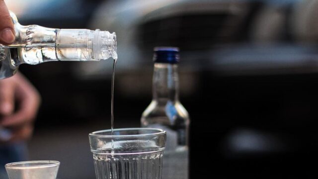 В Оренбургской области десять человек умерли от отравления алкоголем