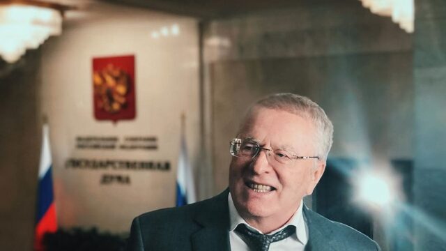 Промокший Жириновский потребовал разогнать московский гидрометцентр