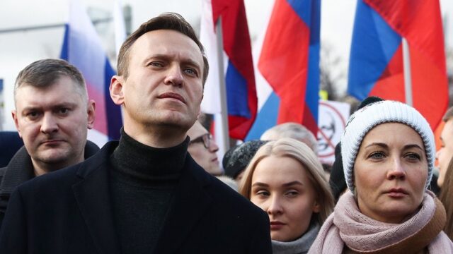 Алексей Навальный согласился на онлайн-дебаты с Марией Захаровой, но позже мероприятие сорвалось