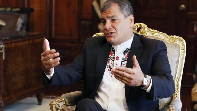 Суд в Эквадоре выдал ордер на арест бывшего президента страны
