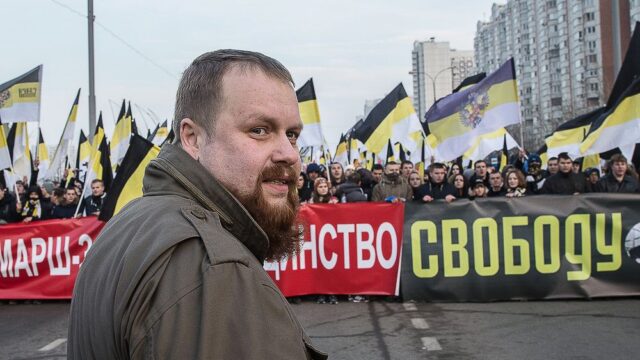 Бывшего лидера националистического движения «Русские» досрочно отпустили из колонии