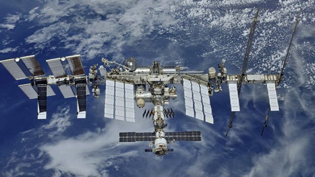 Экипаж МКС сообщил о дыме и запахе горелого пластика в российском модуле