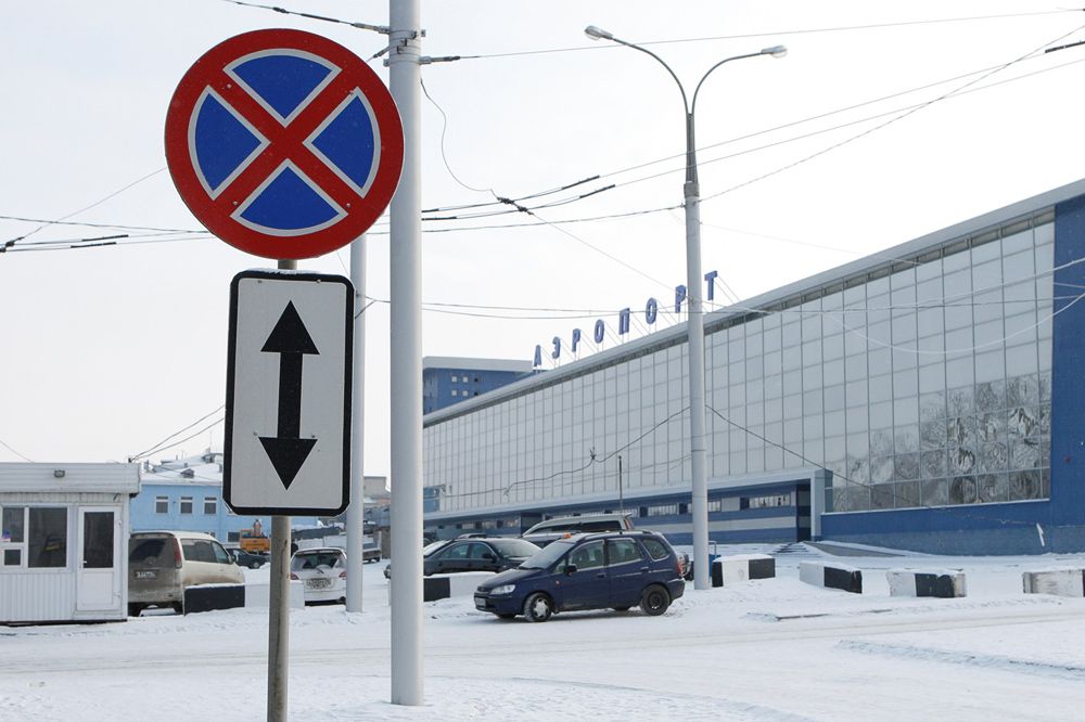 Эсэмэмщики Louis Vuitton рассказали, как застряли в Иркутске из-за поломки самолета