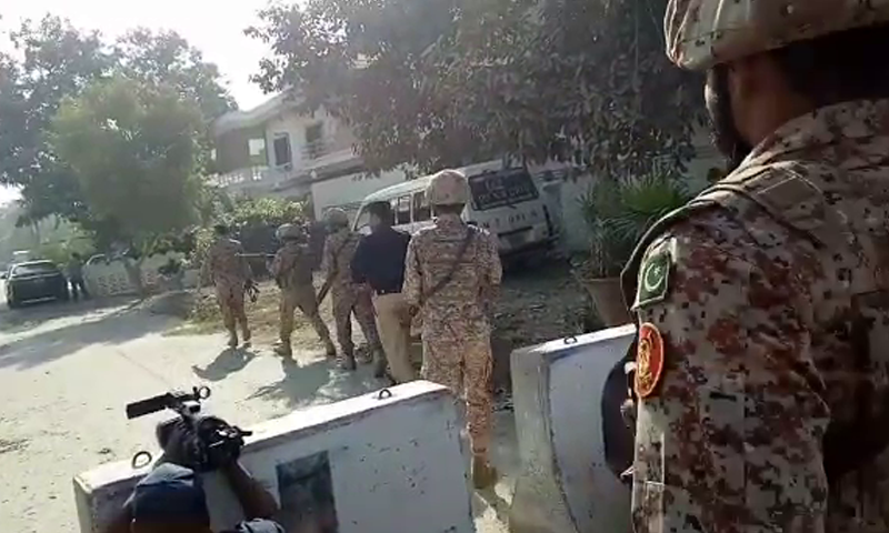 В пакистанском городе Карачи напали на китайское консульство